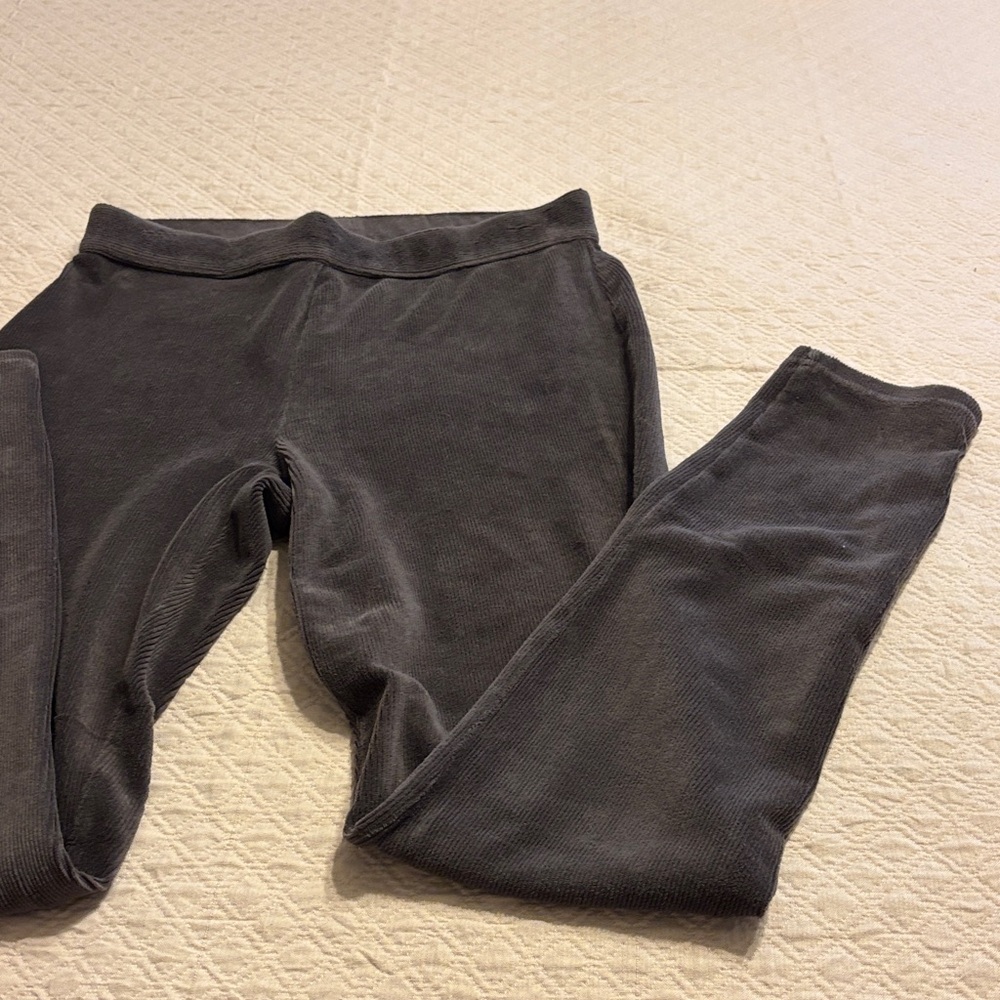 HUE ladies  dk brown Leggings
